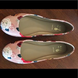 Floral Ballet flats